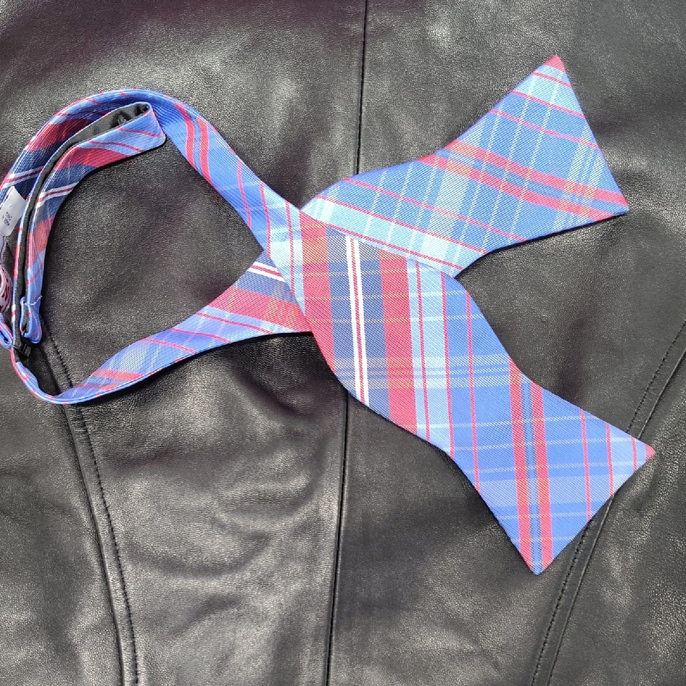 IZOD New Preppy Plaid Classic Red White & Blue Men's BOWTIE Adjustable